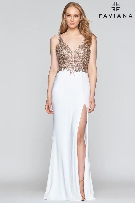 Dramatic Ball Gown Long V Neck Dress With Applique Lace Bodice