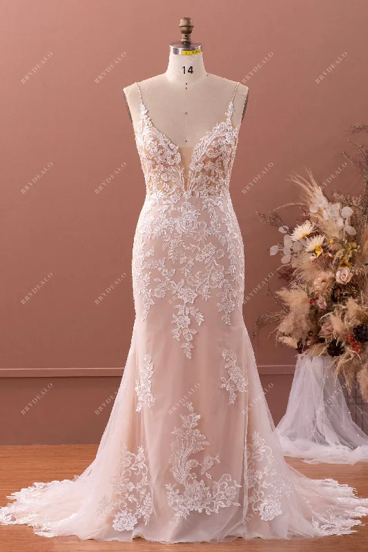 Floor-Sweeping Gown Champagne Lace Bridal Gown