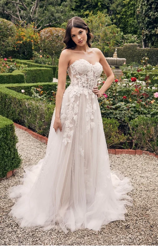 Vintage Lace Dress Casablanca Bridal 2537 Adalaide A-Line Sheer Floral Corset Strapless Sweetheart Neckline Wedding Gown Vintage Lace Dress Casablanca Bridal 2537 Adalaide A-Line Sheer Floral Corset Strapless Sweetheart Neckline Wedding Gown
