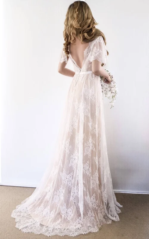 Applique Gown Ethereal Floral Beach A-Line Boho Lace Wedding Dress Country Garden Short Bell Sleeeve Scalloped Neckline Bridal Gown Applique Gown Ethereal Floral Beach A-Line Boho Lace Wedding Dress Country Garden Short Bell Sleeeve Scalloped Neckline Bridal Gown