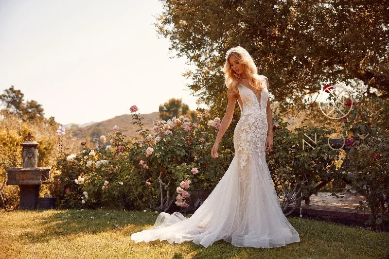 Bow Detail Dress Fit and Flare Long Wedding Gown