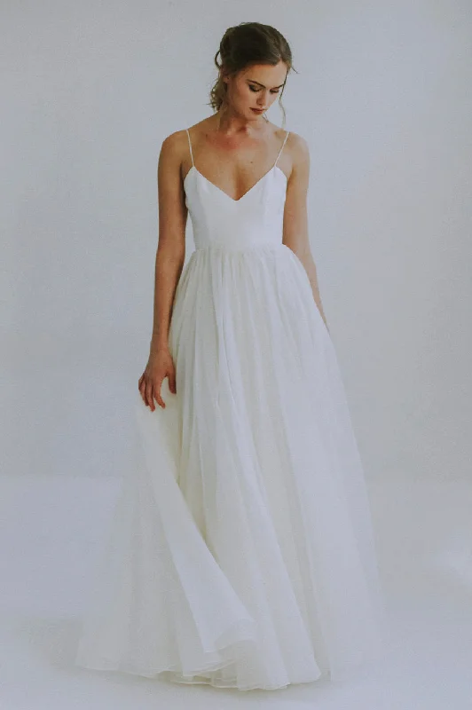 Elegant Wedding Gown Sexy A-line Spaghetti Straps Wedding Dress With Tulle Skirt-715775 Elegant Wedding Gown Sexy A-line Spaghetti Straps Wedding Dress With Tulle Skirt-715775