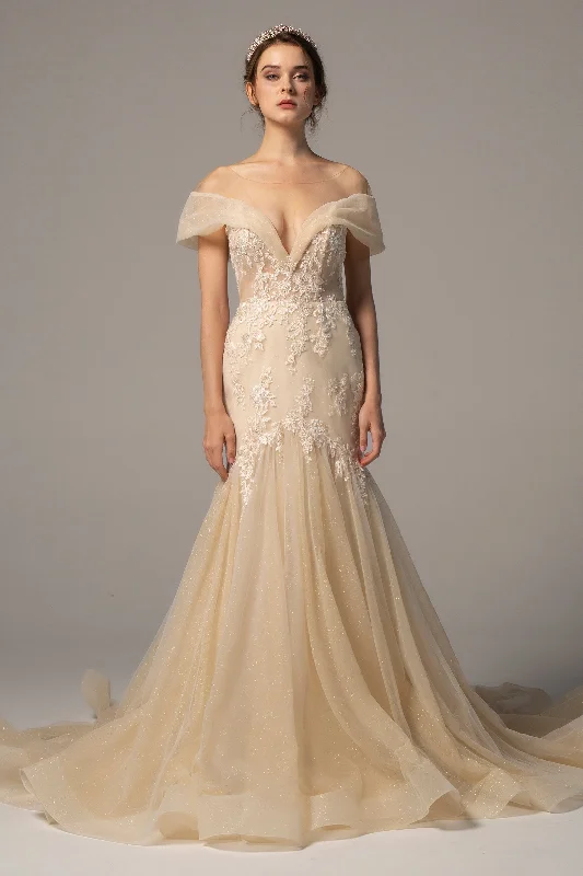 Statement Sleeve Dress Trumpet-Mermaid Court Train Tulle Wedding Dress CW2377