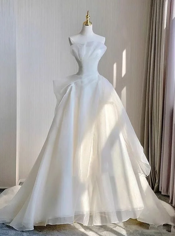 Floral Gown White Organza Strapless Pleats Sleeveless Wedding Dress      fg4911